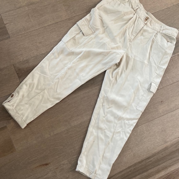 Chico's Pants - Chico’s ankle cargo neutral pants, size 1